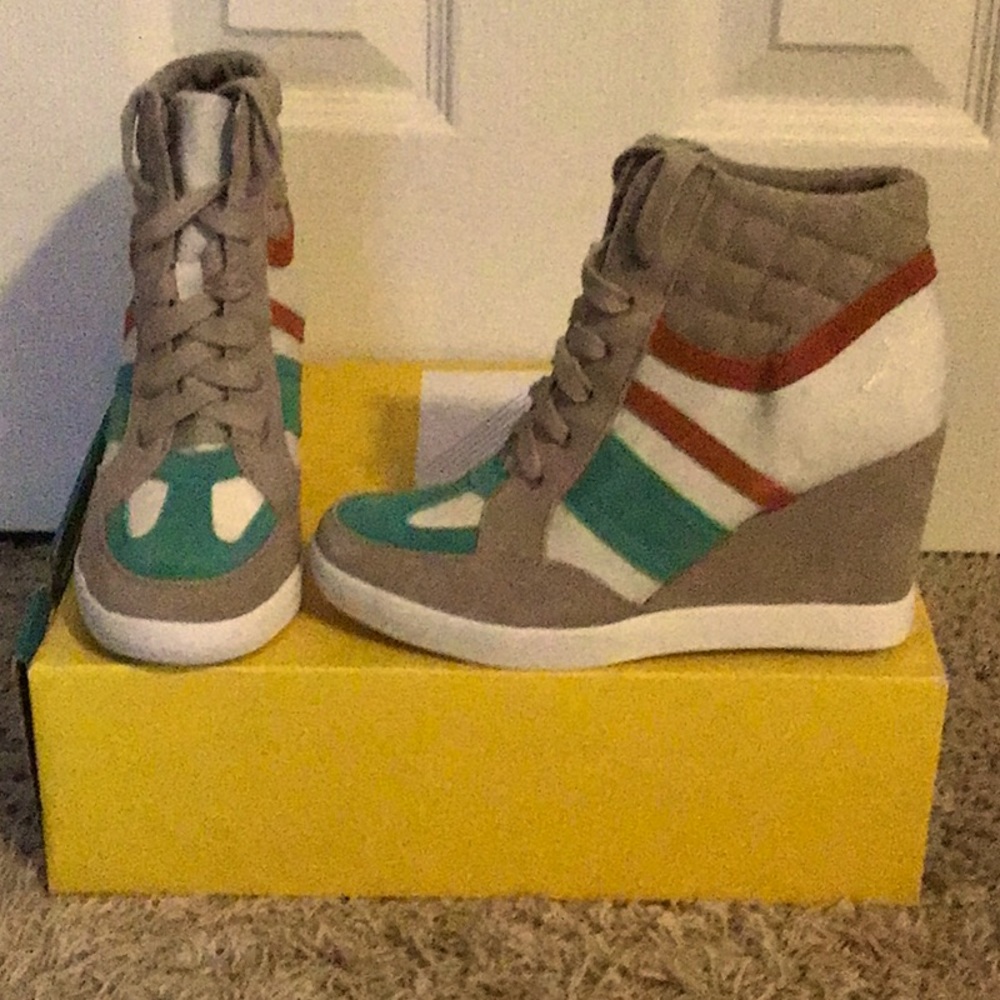 Wedge Women Sneaker Size 8